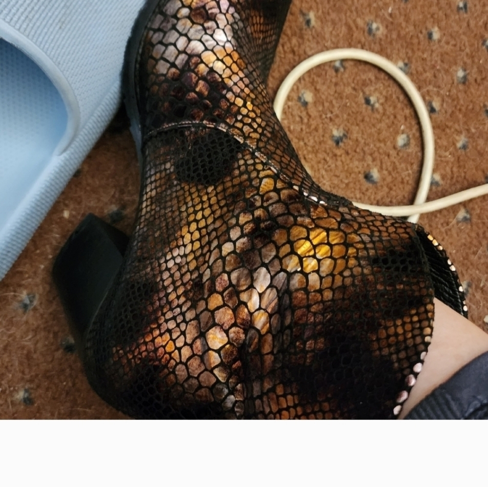 Artemis metallic leather reptile pattern ankle boots 41/10 - Picture 14 of 16